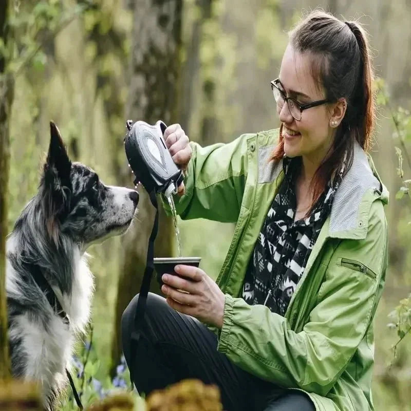 4-in-1 Multifunctional Dog Leash – HydrateCore™
