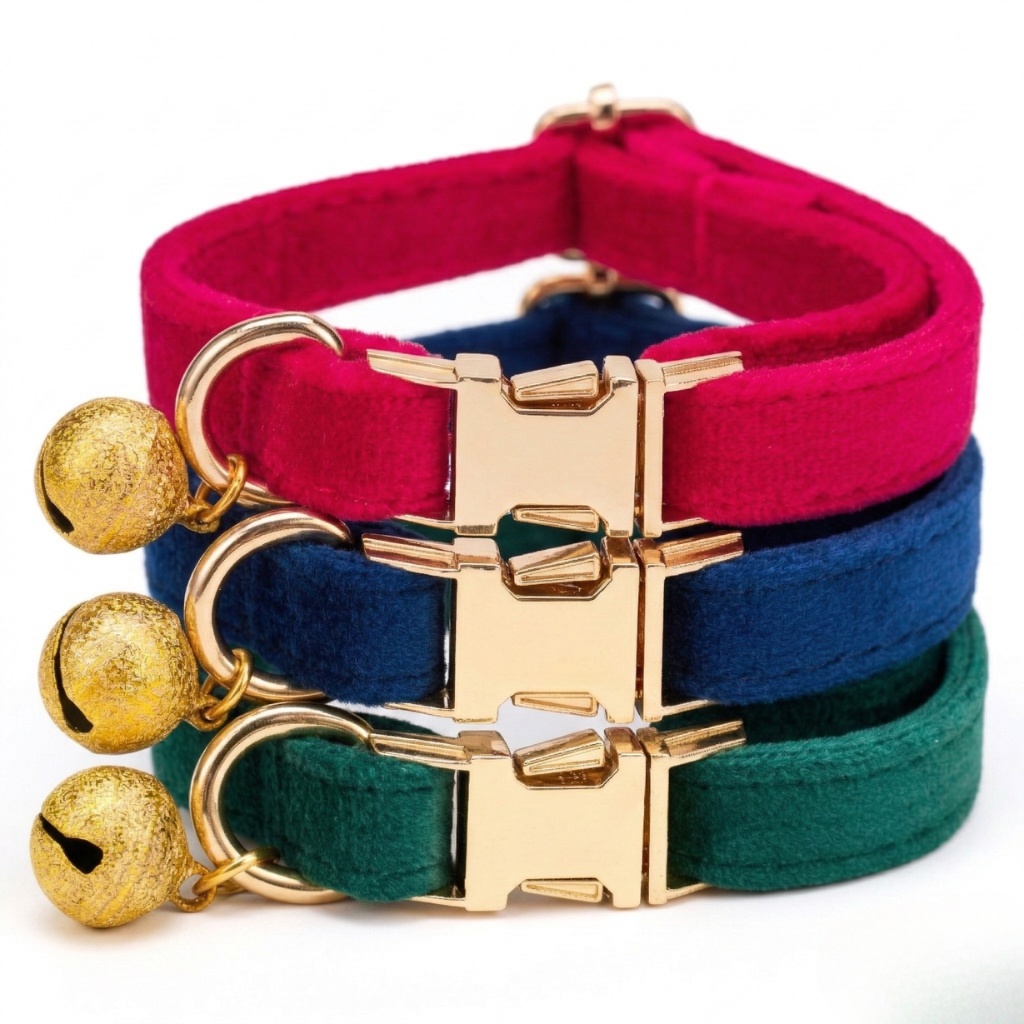 Reflective Cat Collar with Bell – FlexFlow™