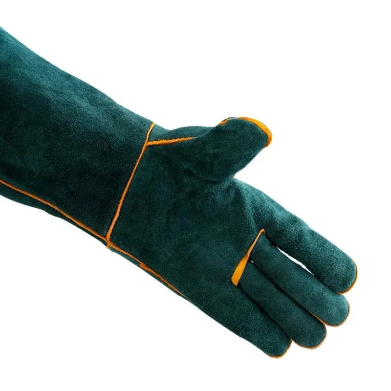 Bite-Resistant Pet Training & Grooming Gloves – BrainGlow™