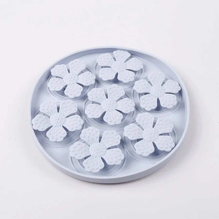 Silicone Flower Slow Feeder for Dogs & Cats – TreatPath™