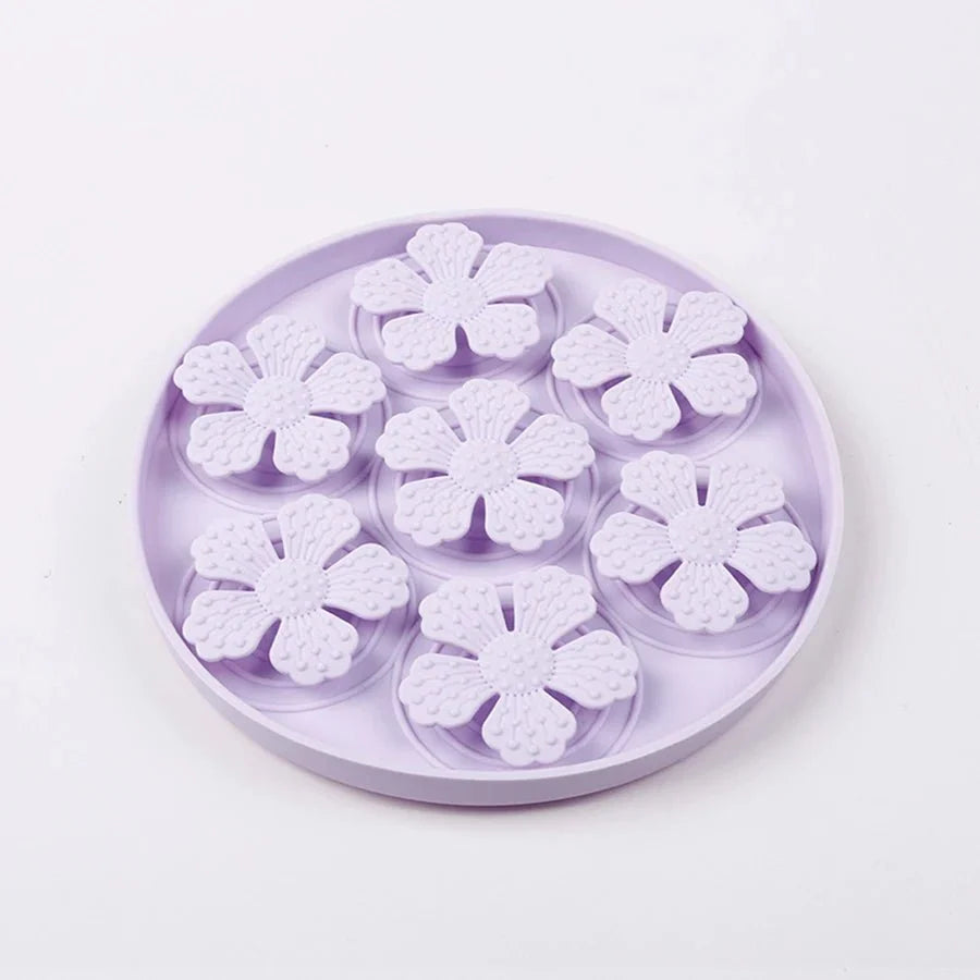 Silicone Flower Slow Feeder for Dogs & Cats – TreatPath™