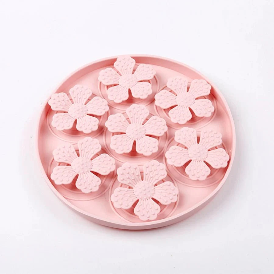 Silicone Flower Slow Feeder for Dogs & Cats – TreatPath™