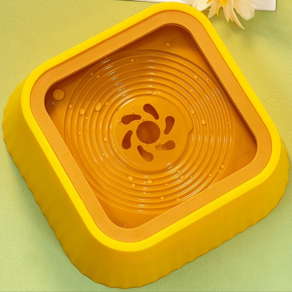 Spill-Proof Pet Water Bowl for Dogs & Cats – DineWave™