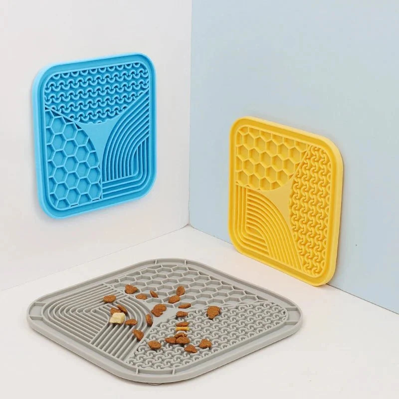 Tailented LickEase™ – Non-Slip Silicone Lick & Enrichment Pad for Dogs & Cats
